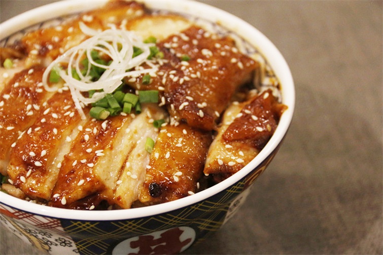 口味多样化良心好料日式烧肉饭选址带店全方位扶持 烧肉丼饭选址带店